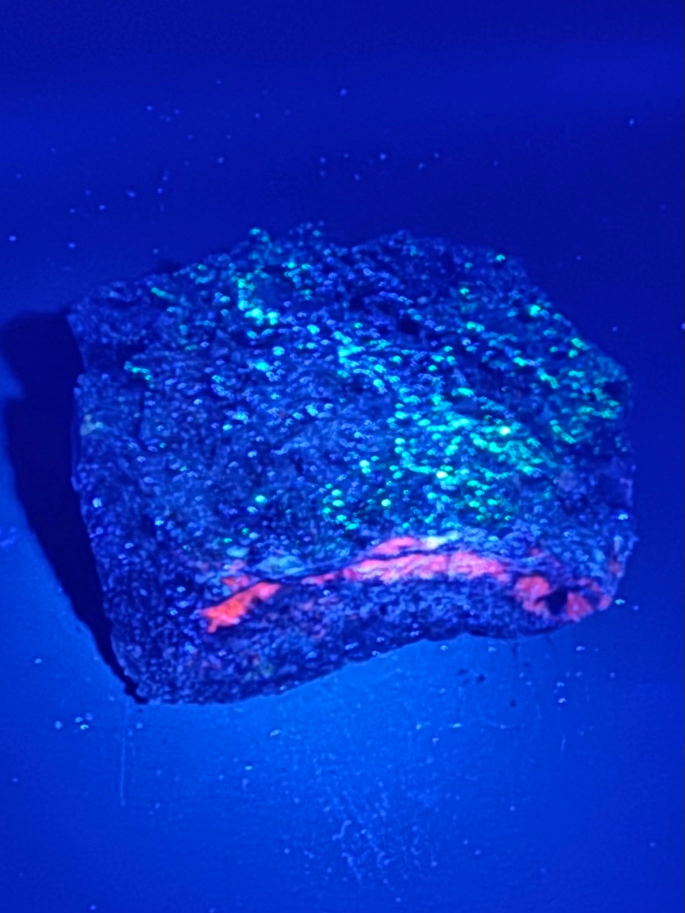 Siderite Quartz Calcite El Potosi mine, Santa Eulalia, Chihuahua, Mx 560 Gr UV Reactive