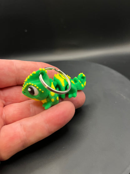 Flexi Chameleon Keychain 3D Printed Movable Head Articulated Reptile Charm Cute Animal Lover Gift Bag Accessory