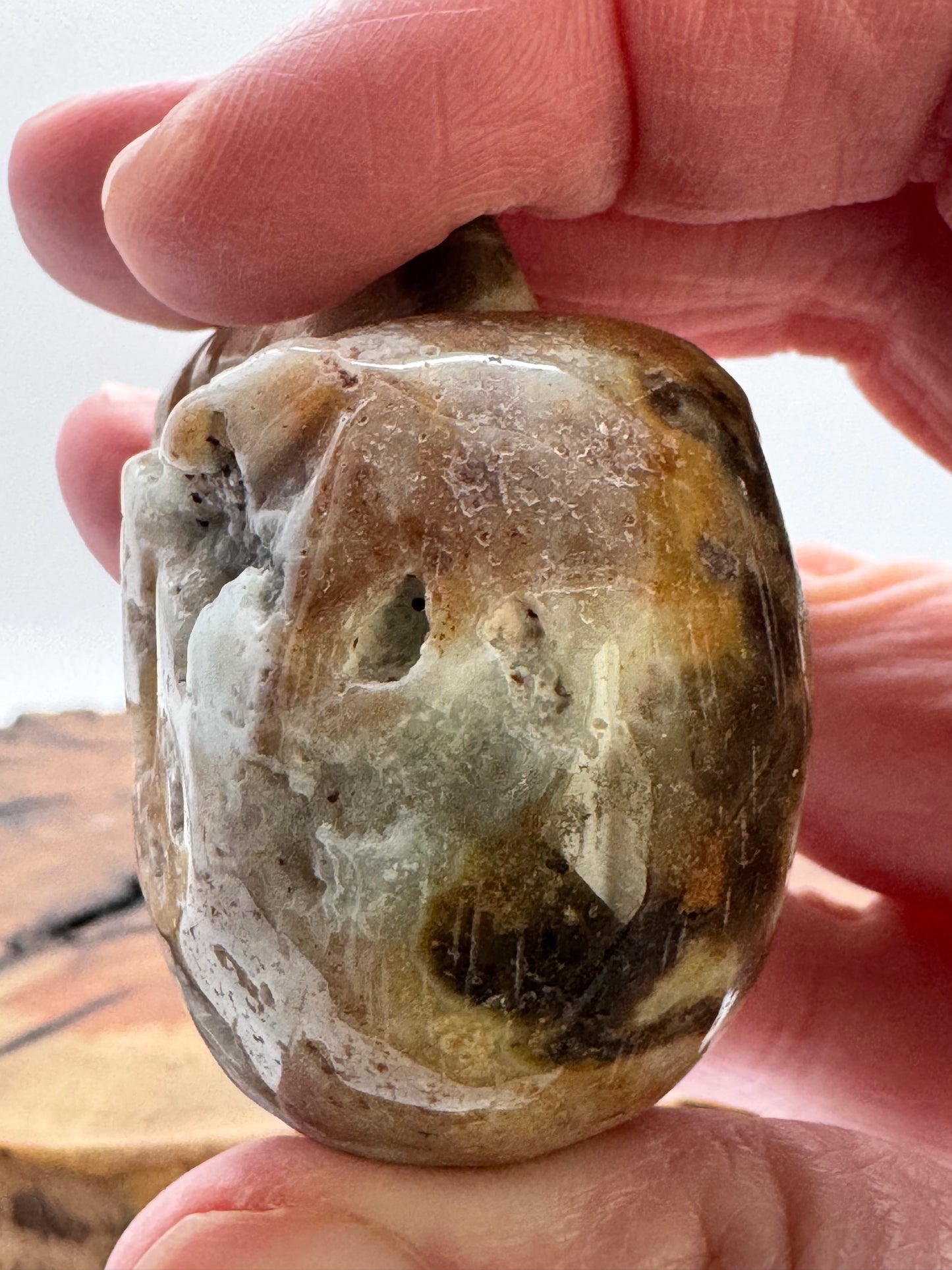 Hand Carved Agate Skull with Druzy 2"