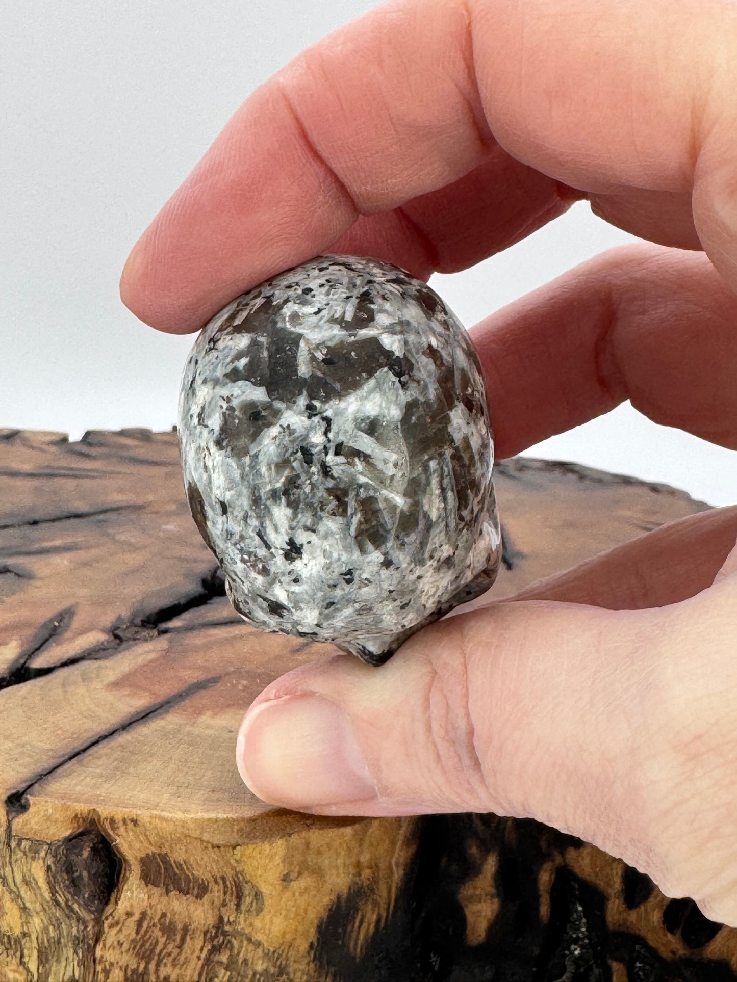 Yooperlite Hand Carved Skull 2" UV Reactive