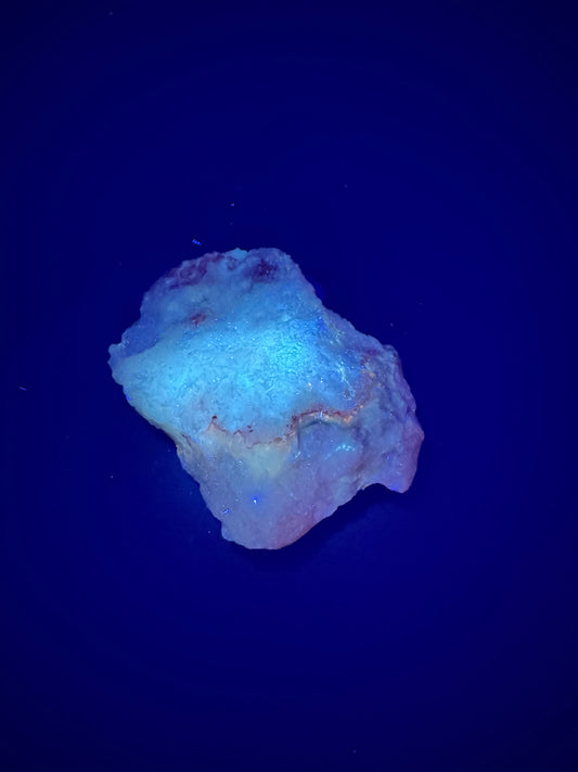 UV Reactive Cinnabar Druzy Quartz El Potosi Mine, Santa Eulalia, Chihuahua, Mex. 47 grams