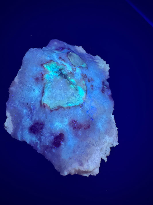 UV Reactive Cinnabar Druzy Quartz El Potosi Mine, Santa Eulalia, Chihuahua, Mex. 367 grams