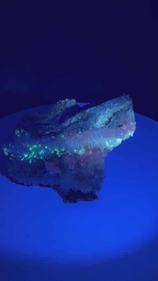 UV Reactive Multi Colored Grateful Dead Calcite from La Ojuela mine, Mapimi, Durango, Mexico 207 grams